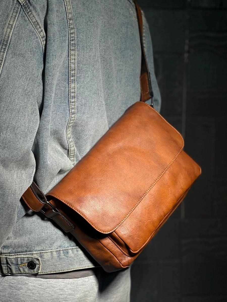 M209Man's postman bag