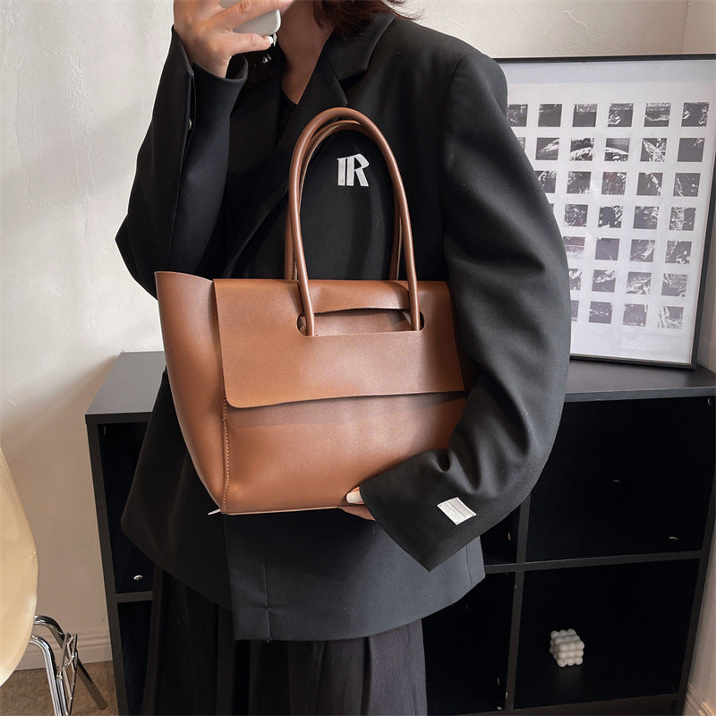 M303Real leather handbag