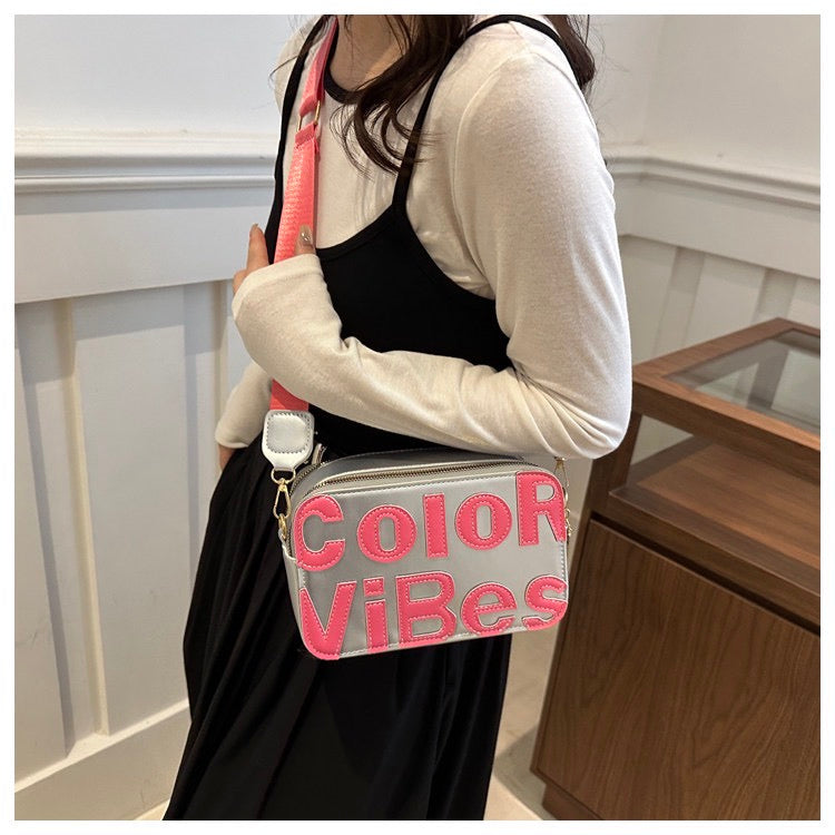 C013 Fashion messenger bag