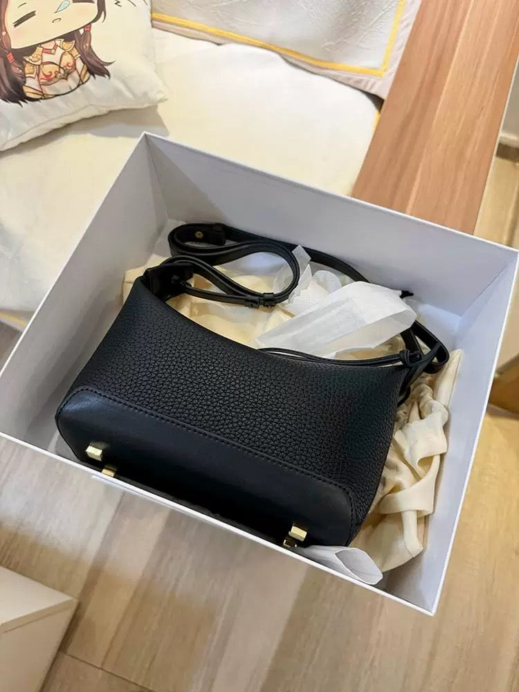 M216 Classic messenger bag