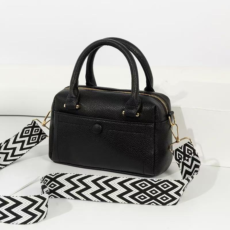 T044 Genuine leather handbag