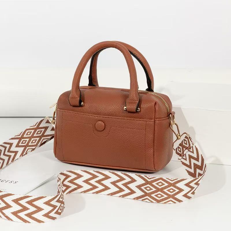 T044 Genuine leather handbag
