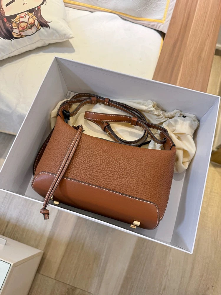 M216 Classic messenger bag