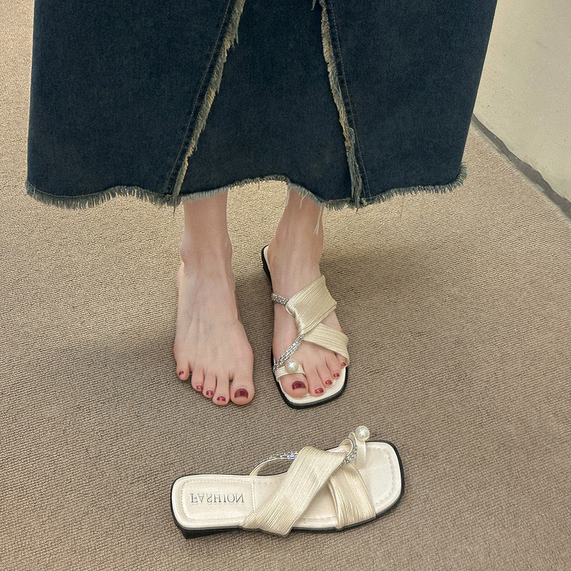 M093Fashion slippers