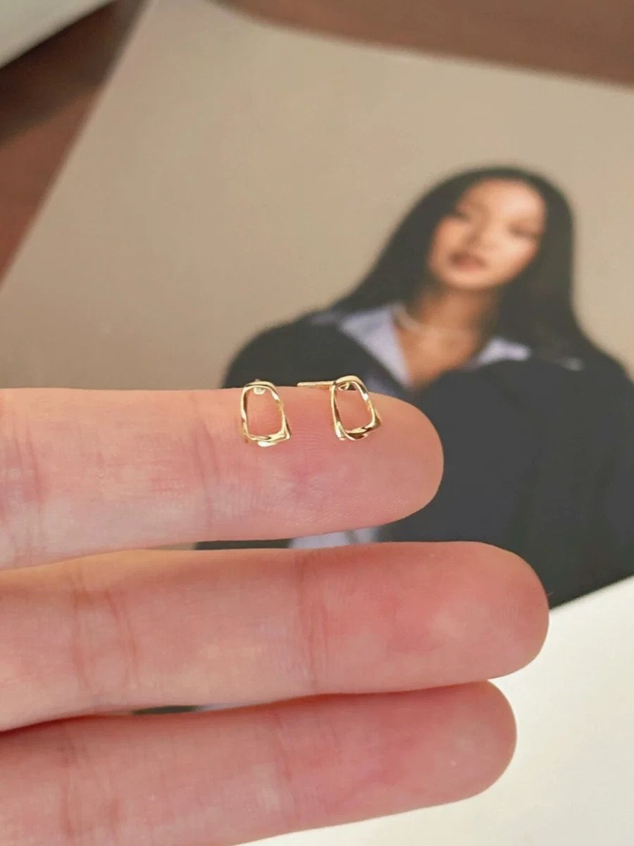 M157Women's earrings