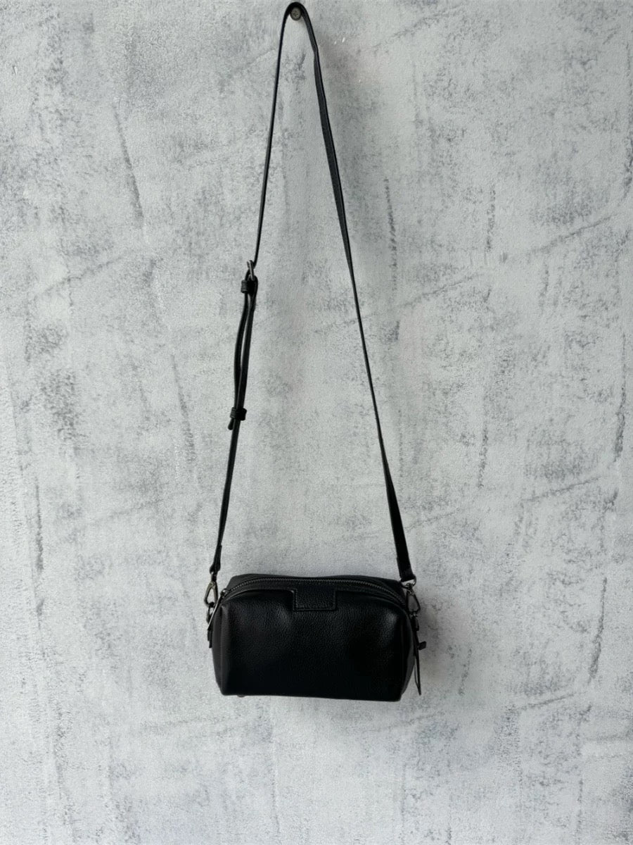 M234Woman camera bag