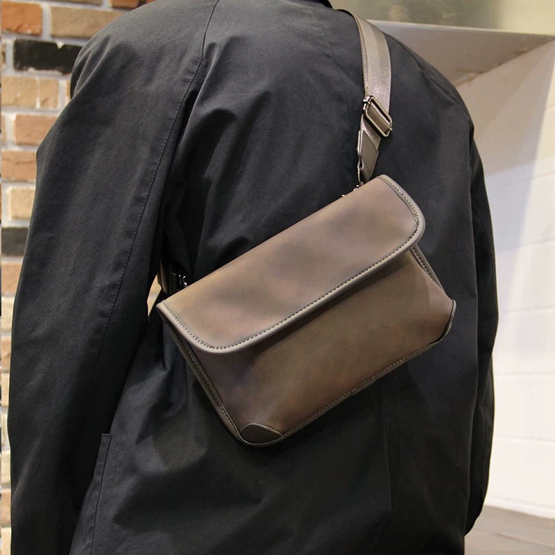 M172 Men's messenger bag