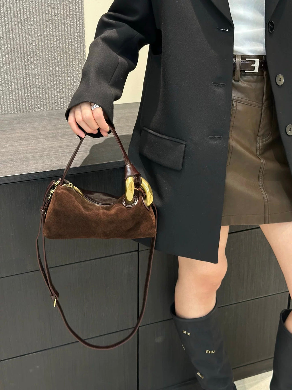 M087Real leather handbag