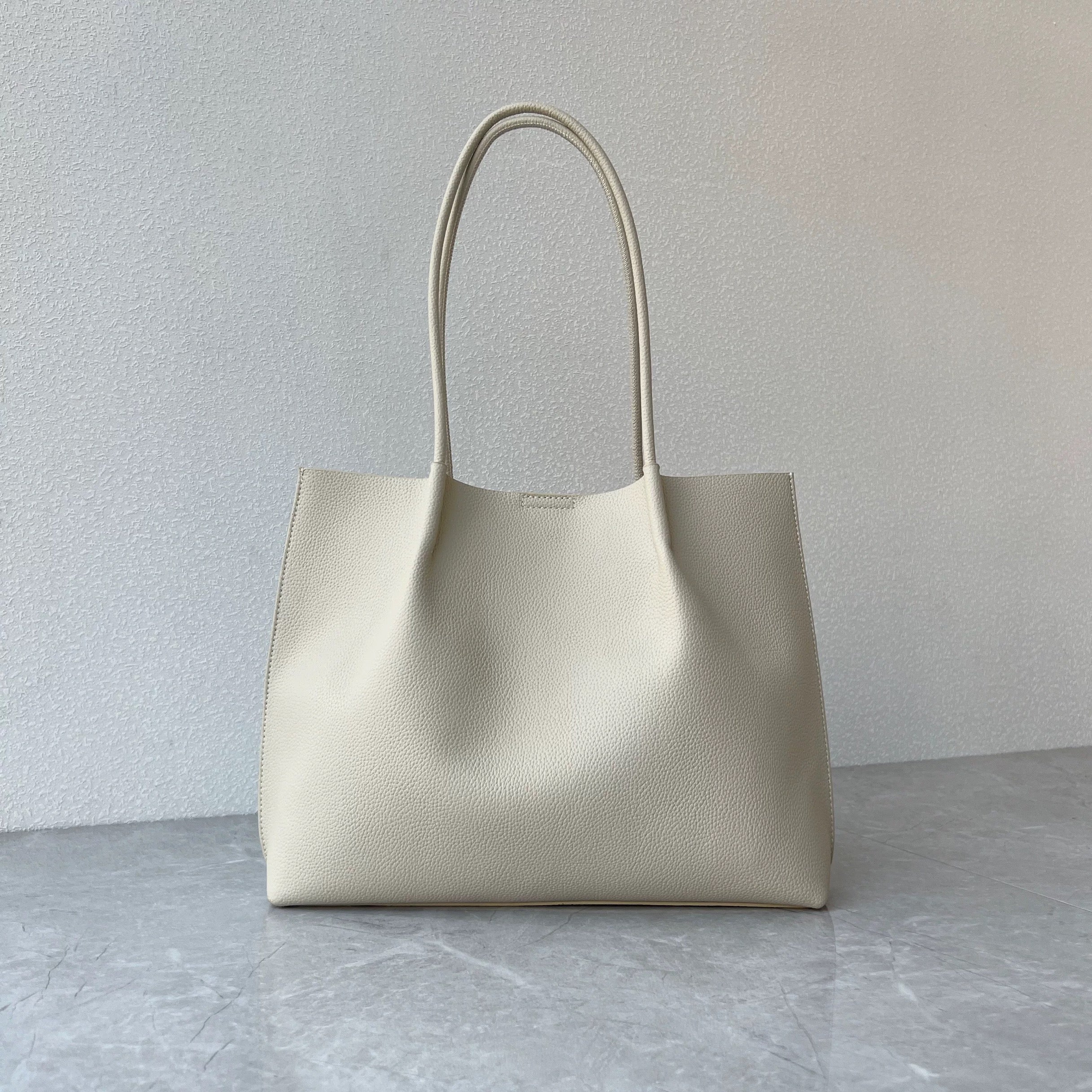 2429Leather messenger bag