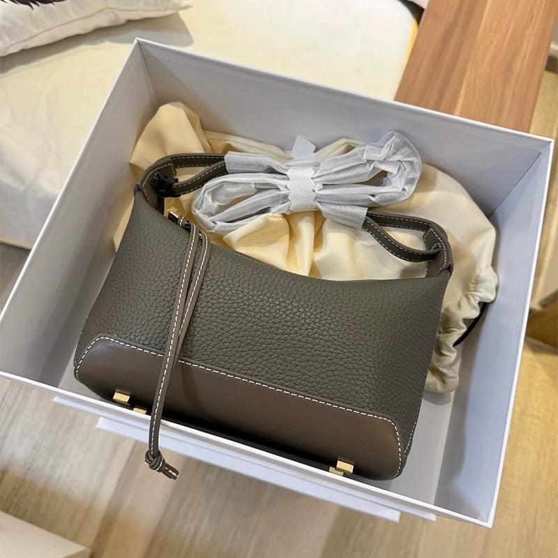 M216 Classic messenger bag