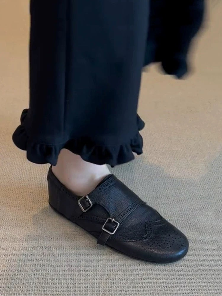 M217Woman leather shoes