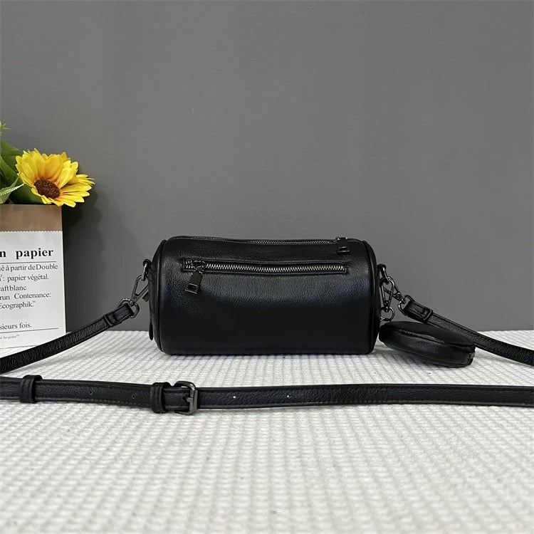 M224Classic messenger bag