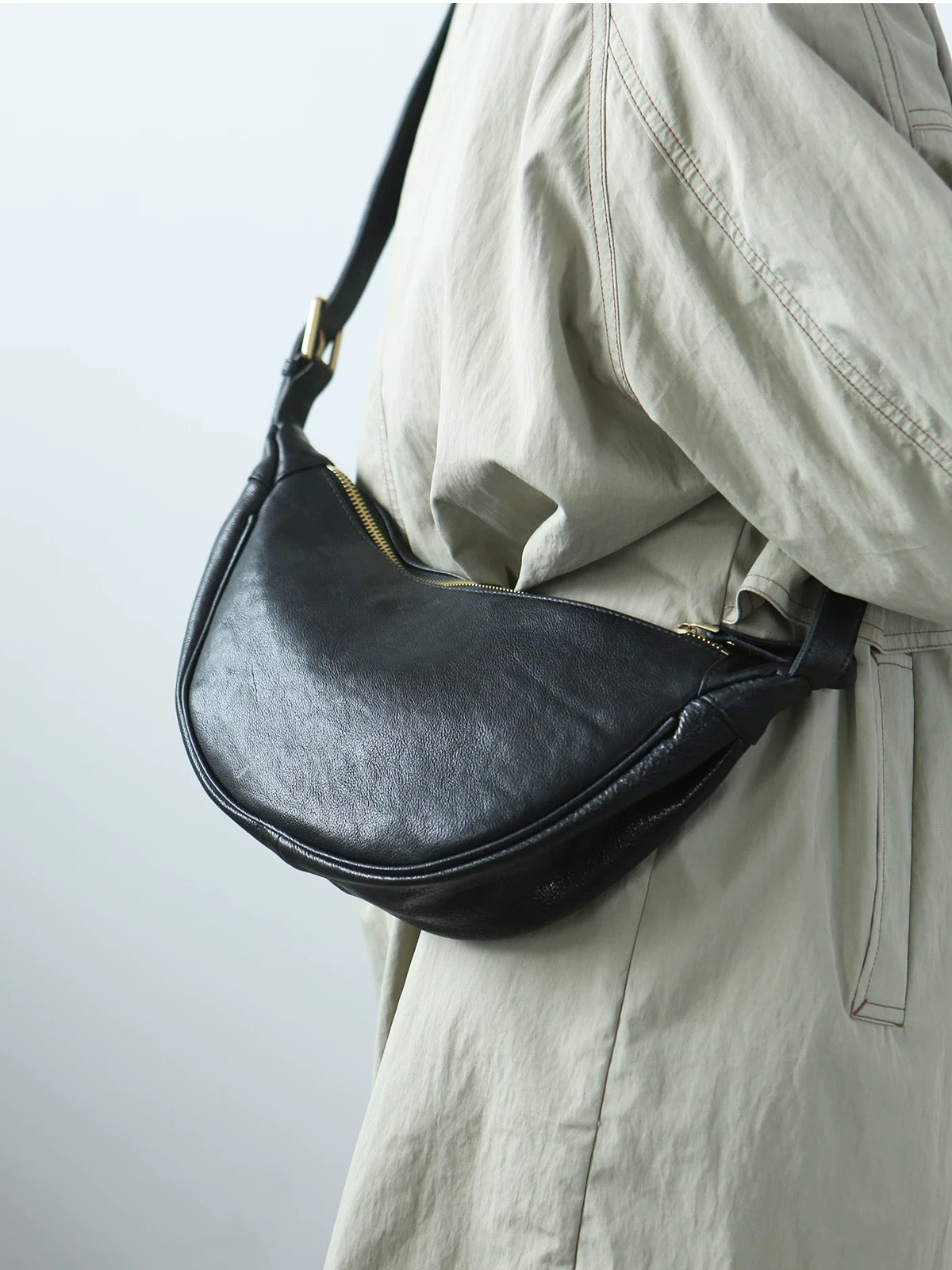 M246 fashion messenger bag