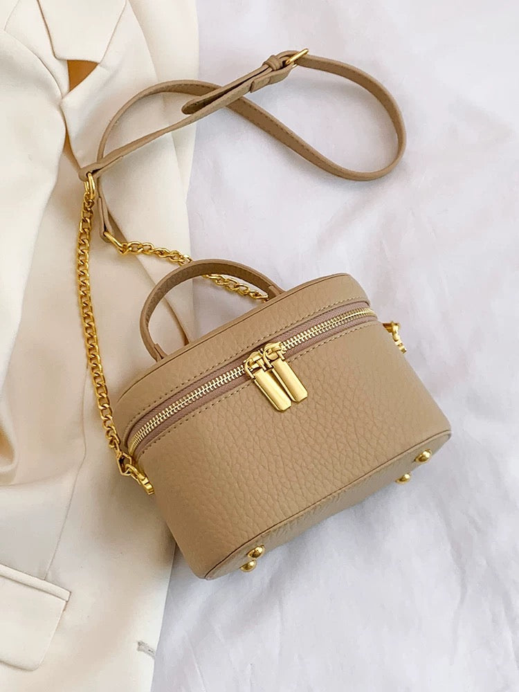 M096Classic messenger bag