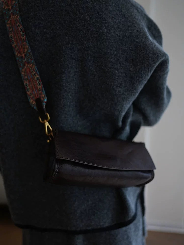 M215Women's messenger bag