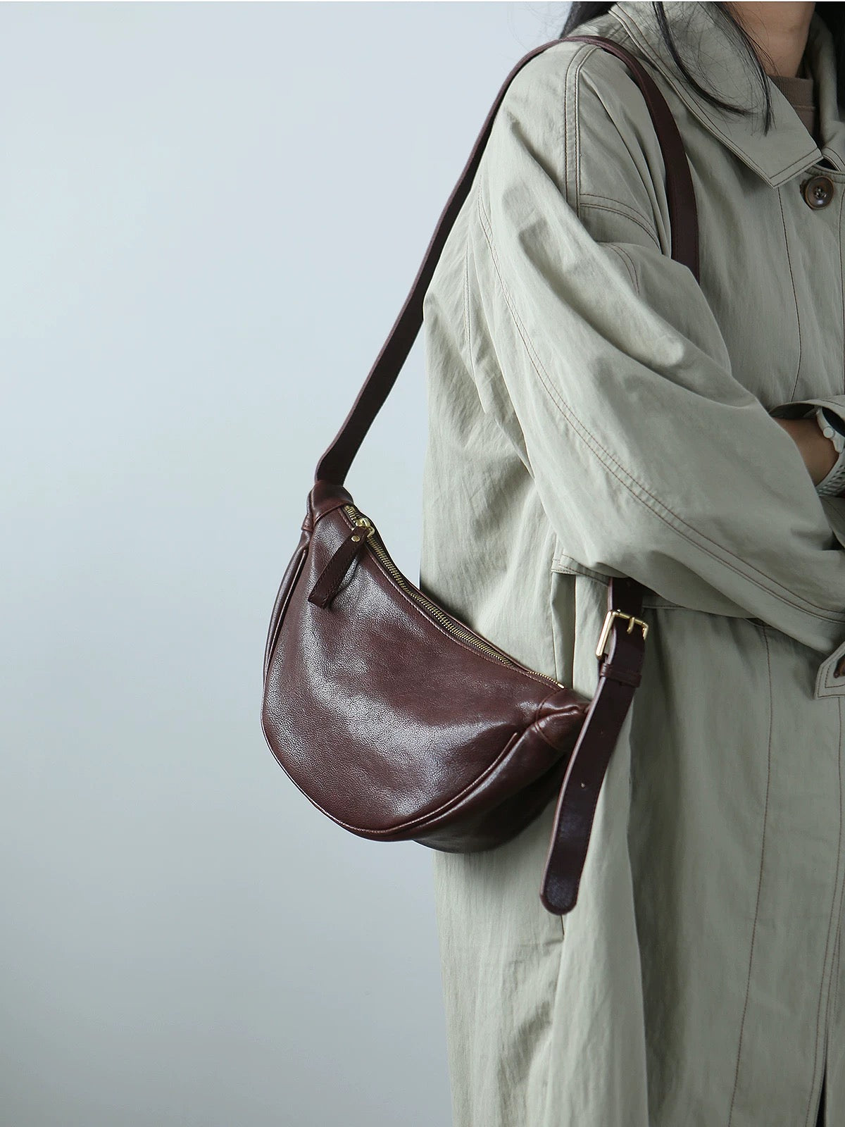 M246 fashion messenger bag