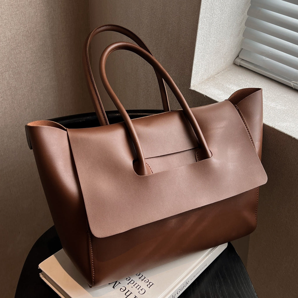 M303Real leather handbag