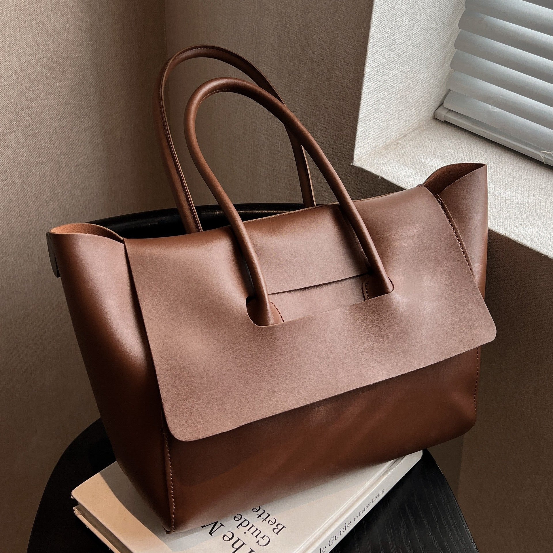 M303Real leather handbag