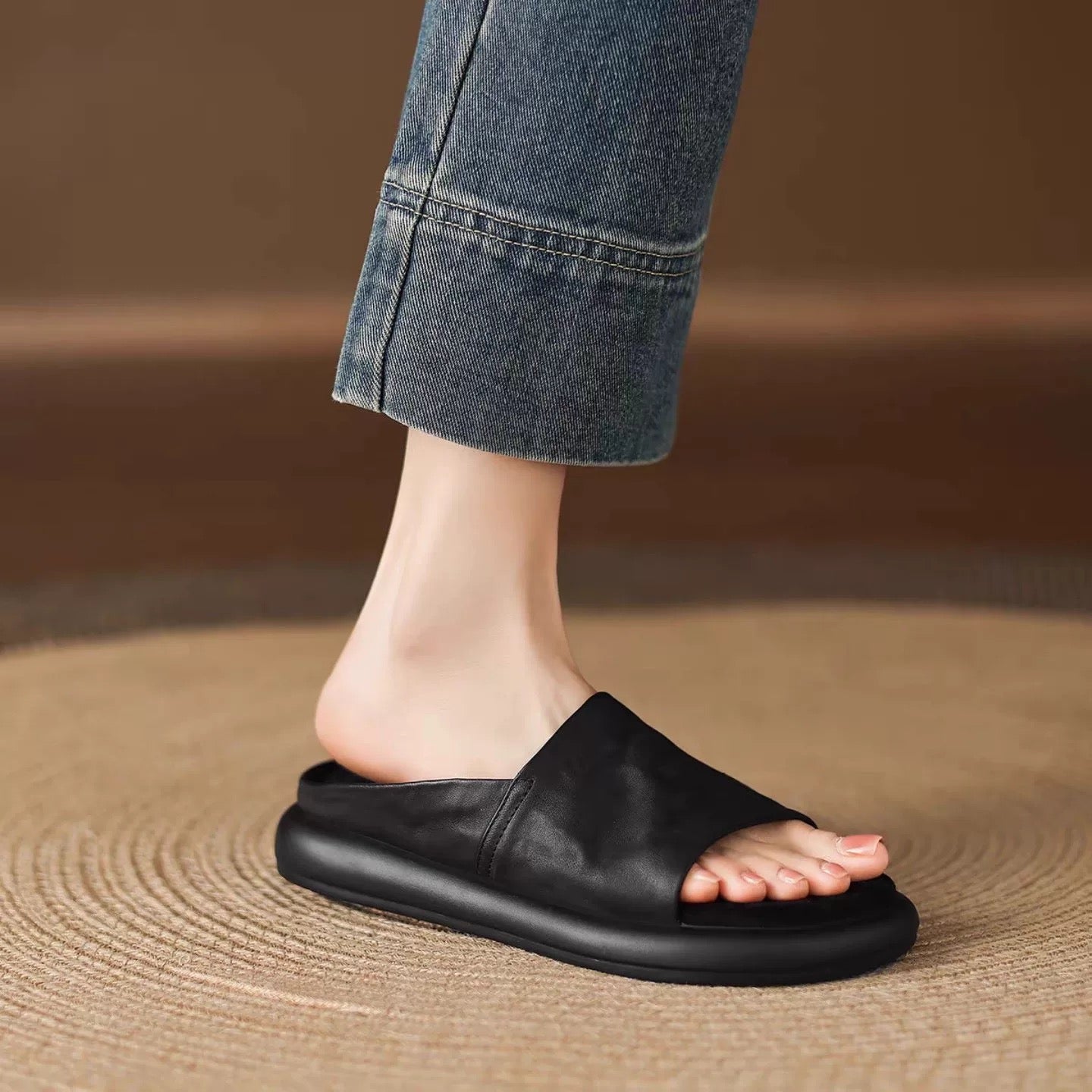 M235Fashion slippers