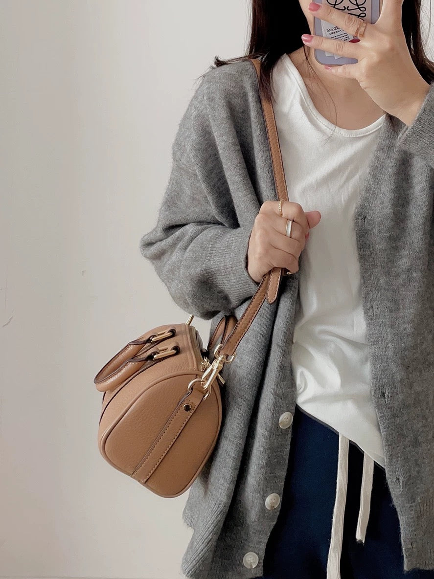 M139 Woman handbag