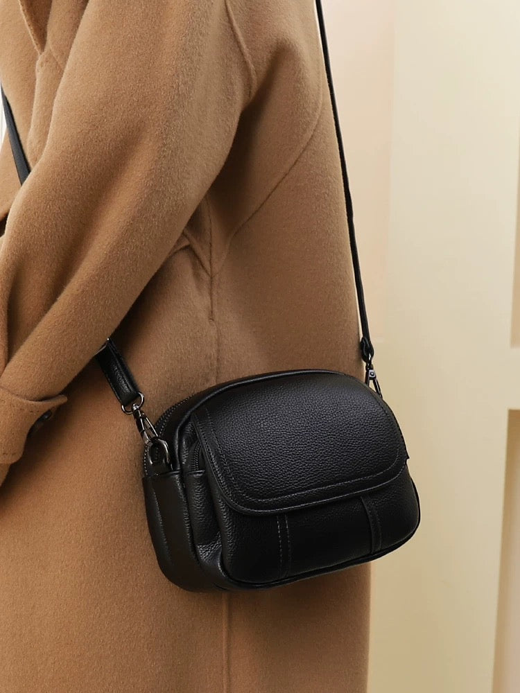 M181Classic messenger bag