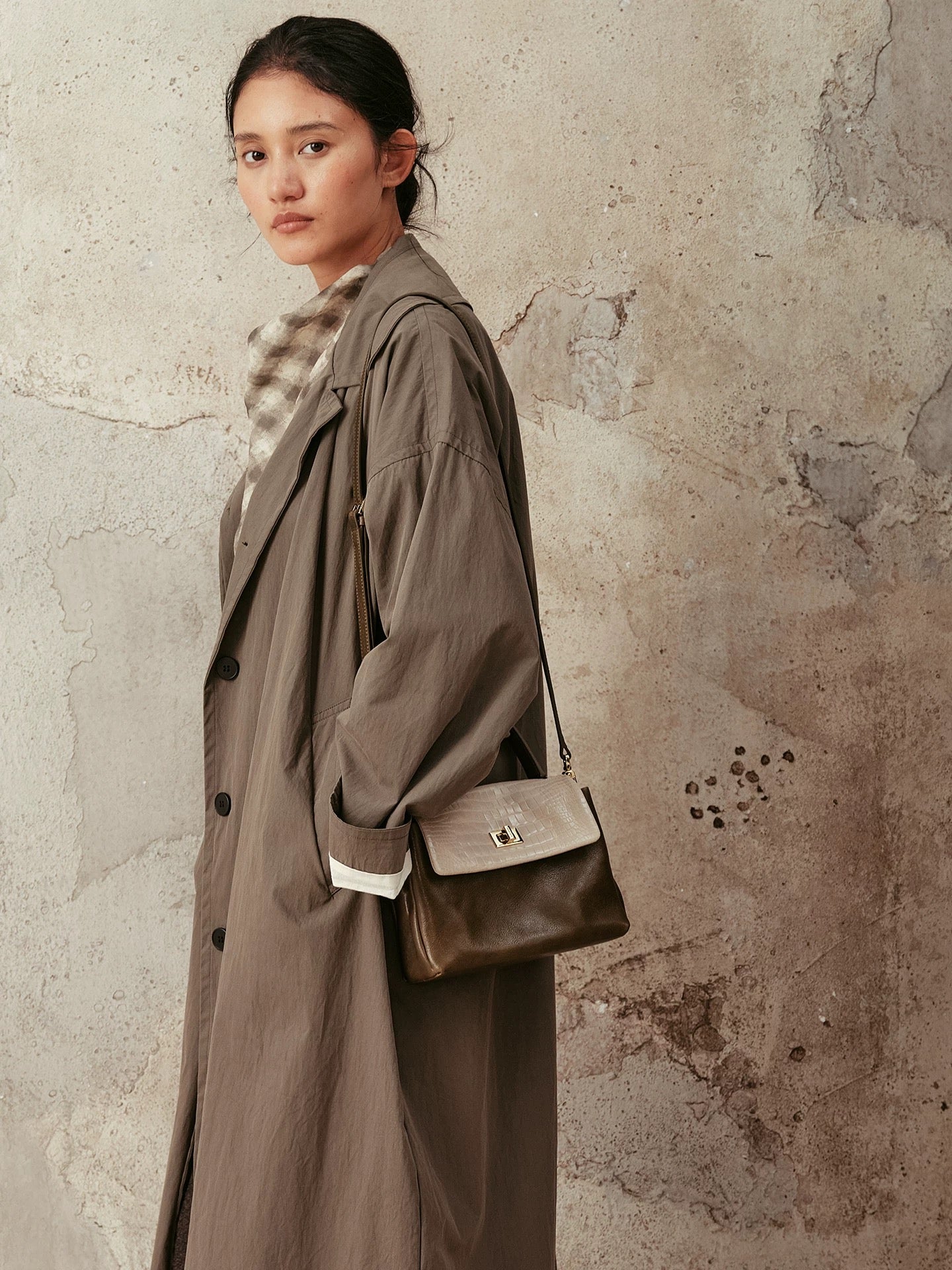 M212Women's messenger bag