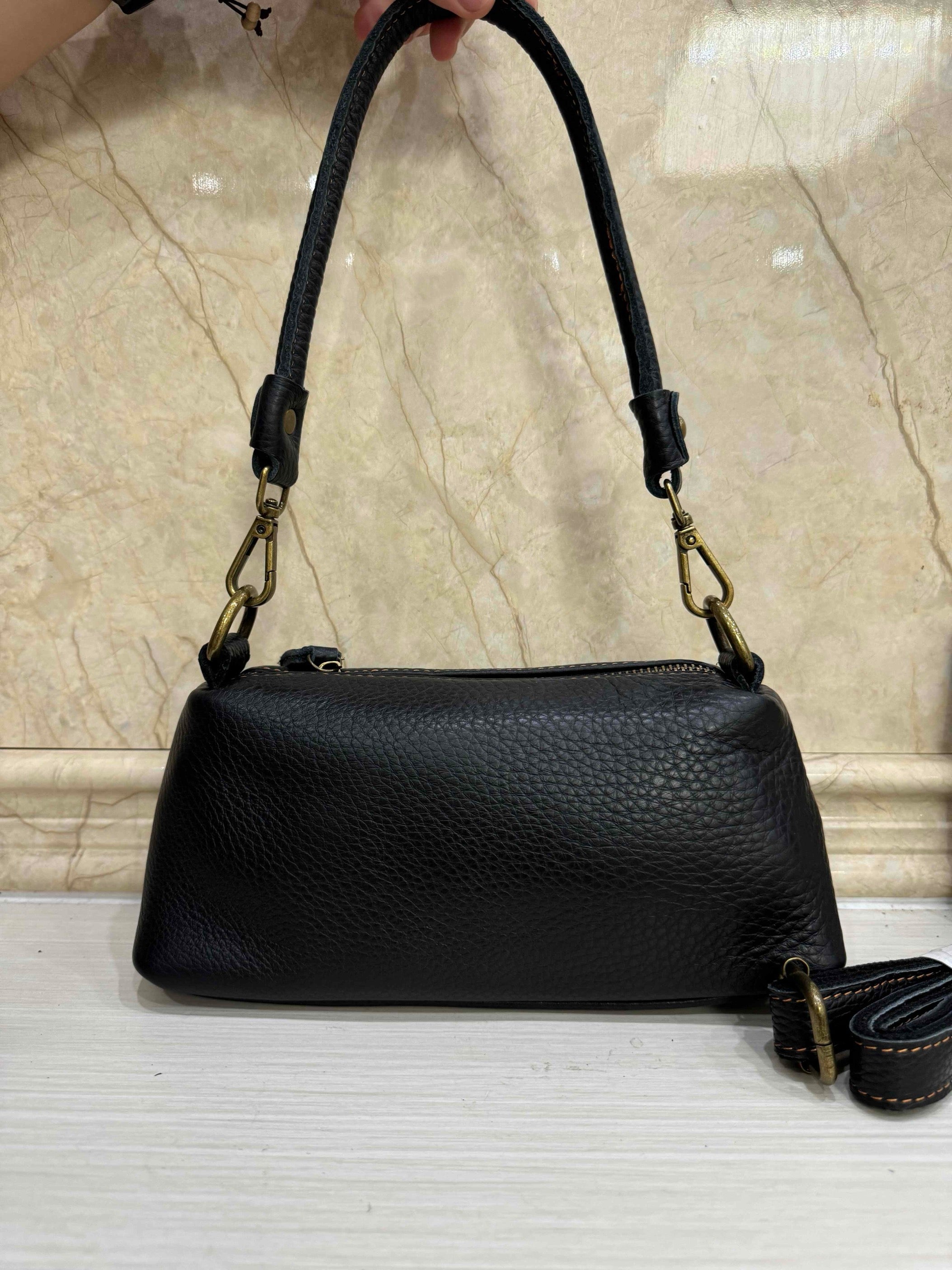 M195Simple shoulder bag