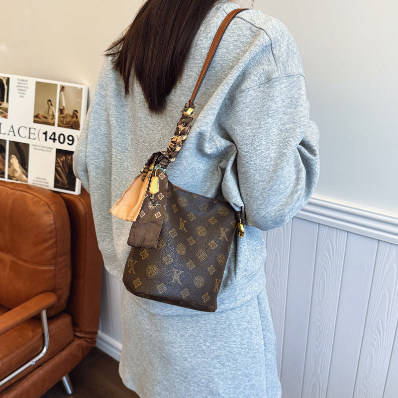 2801Bucket bag