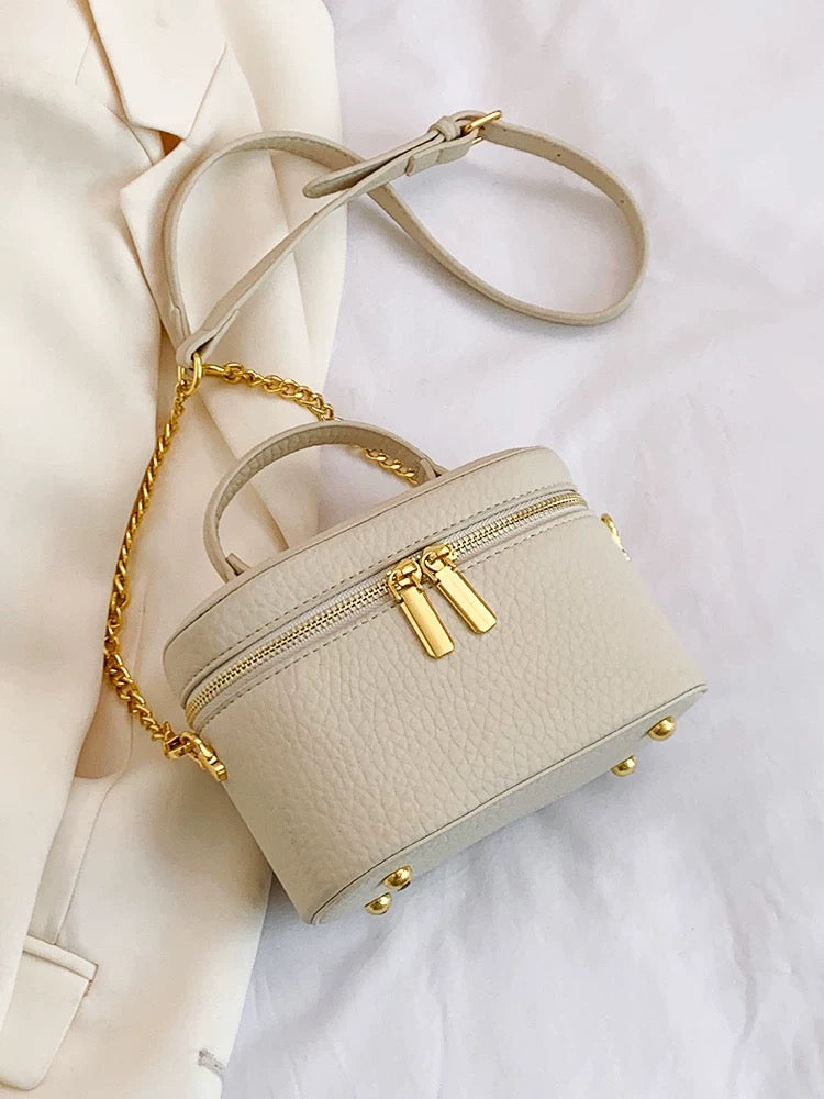 M096Classic messenger bag