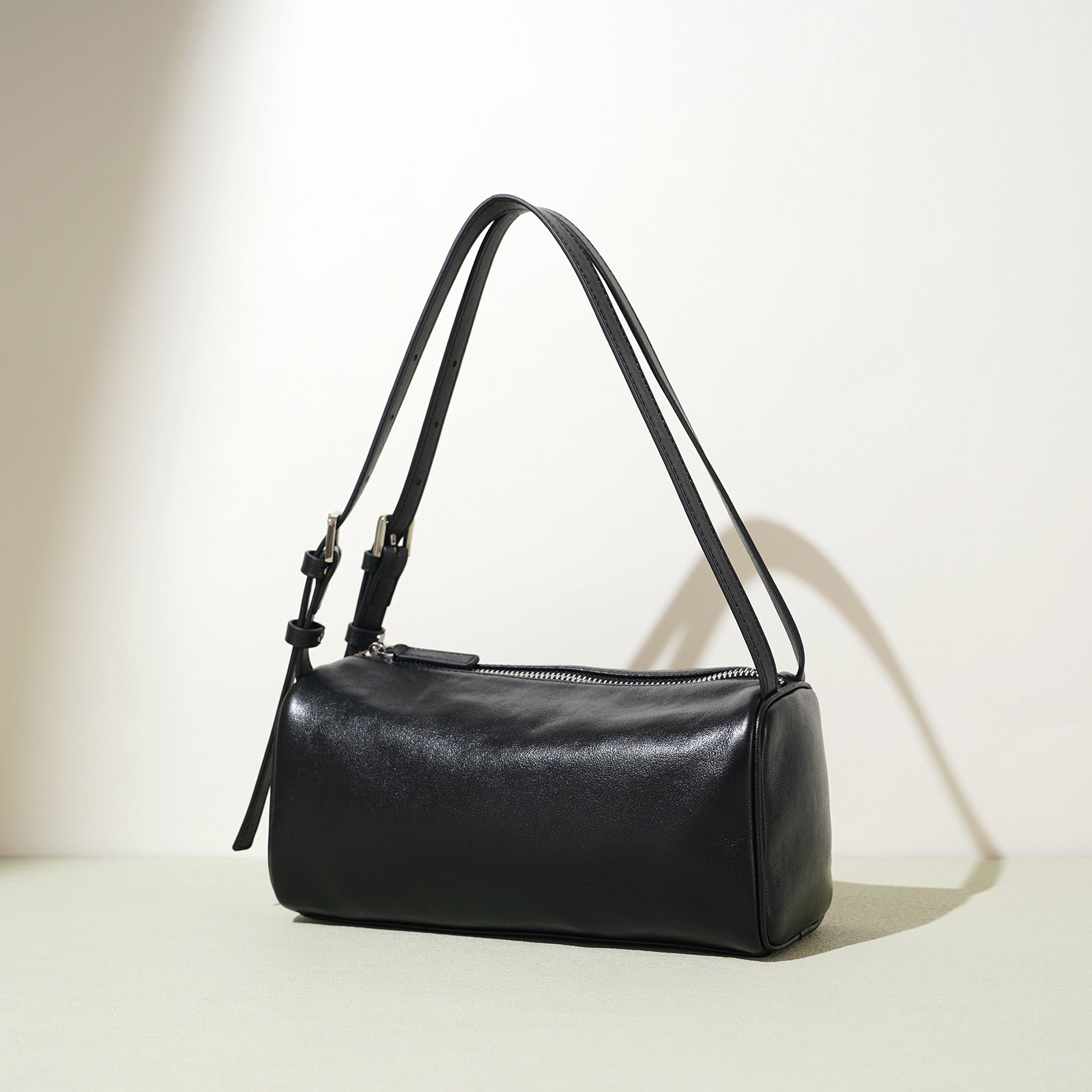 M297Woman handbag