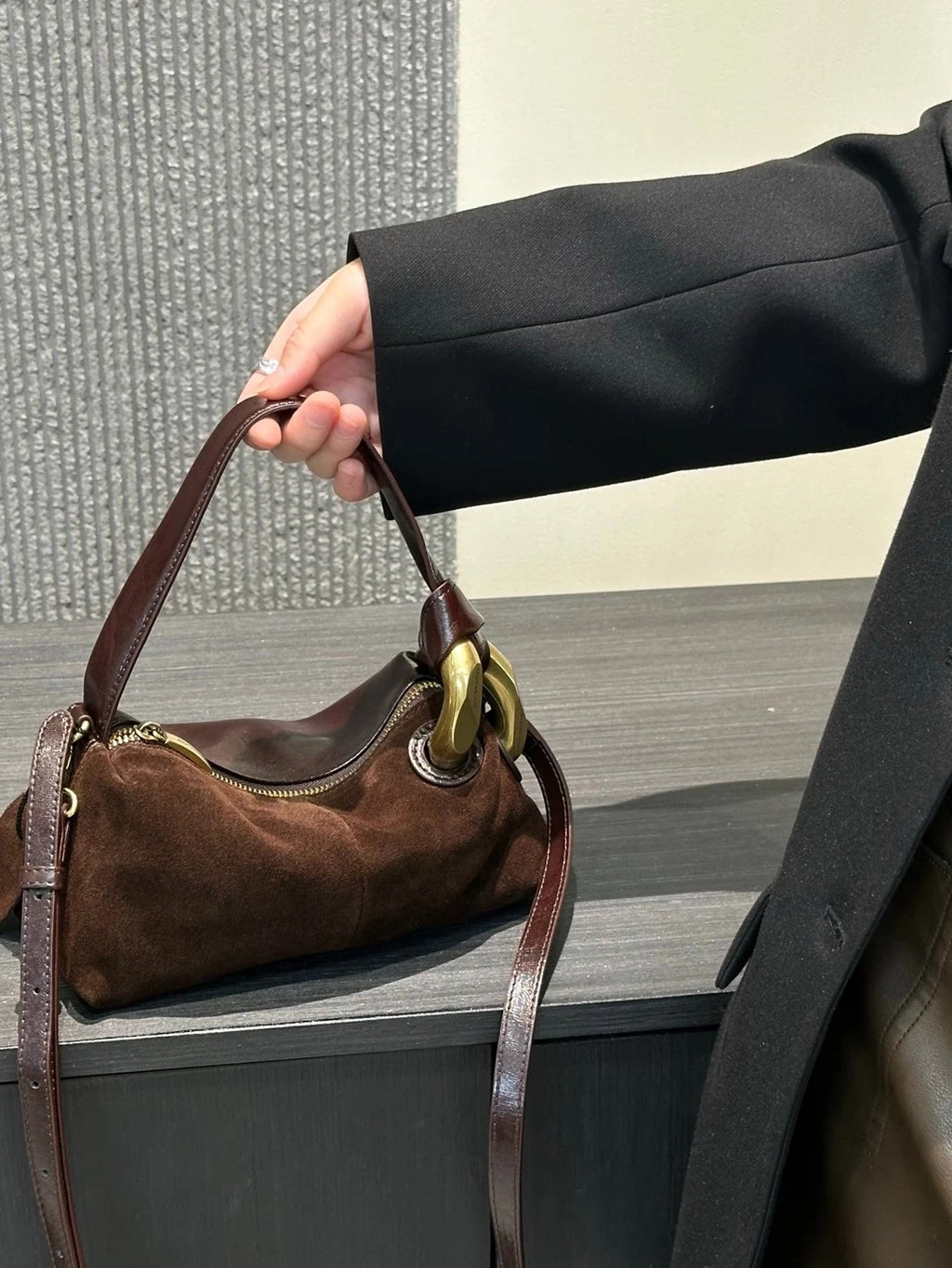 M087Real leather handbag