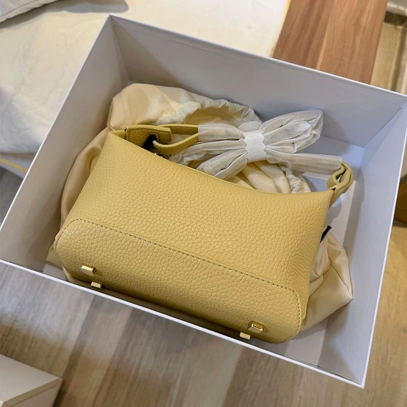 M216 Classic messenger bag