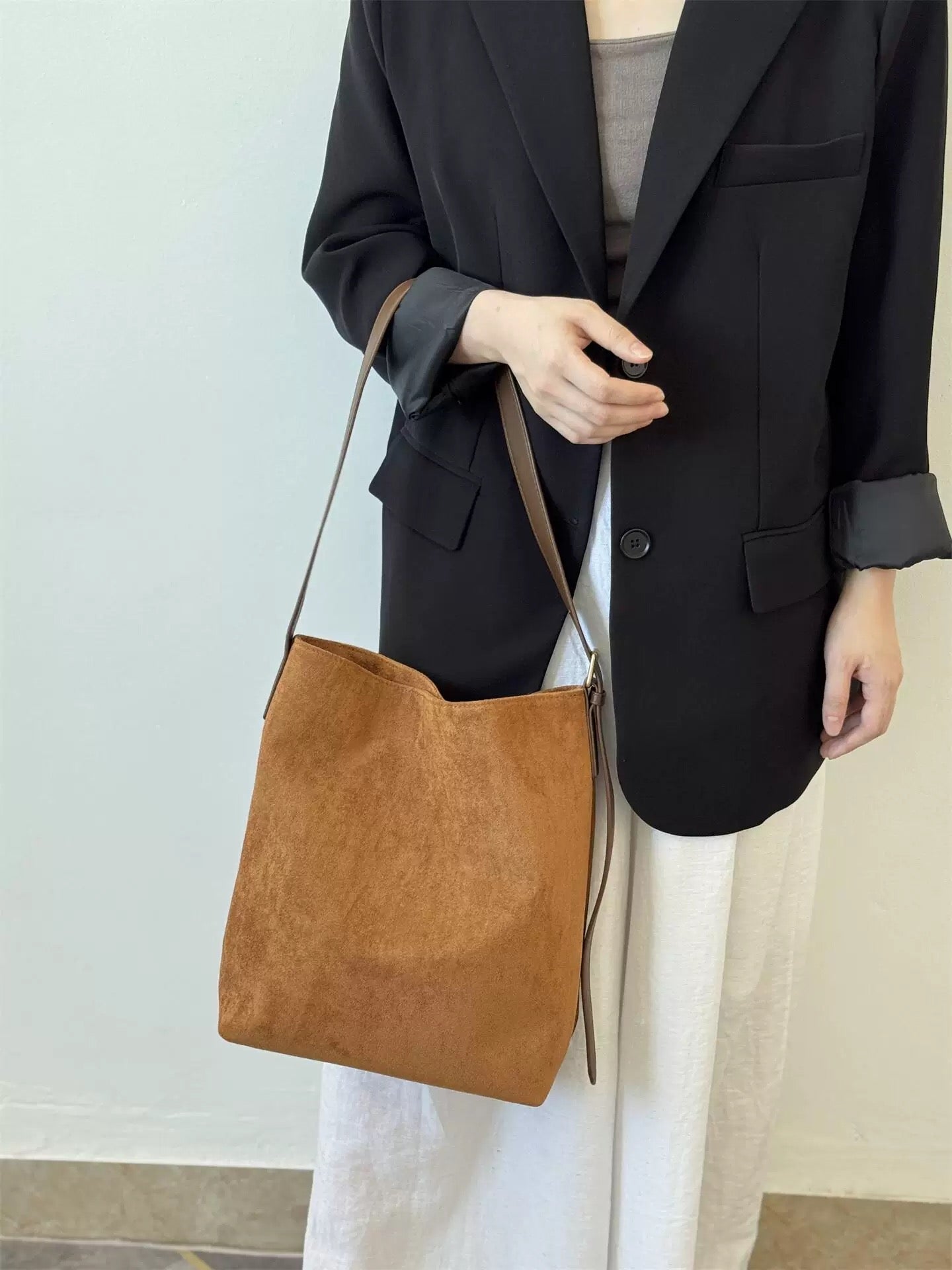 M193New shoulder bag