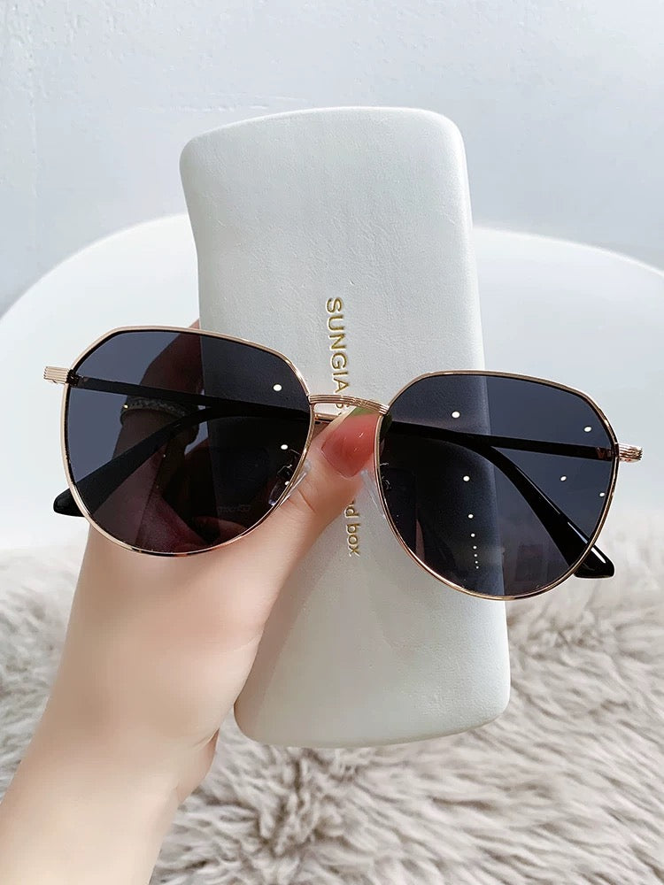 M081Fashion sunglasses