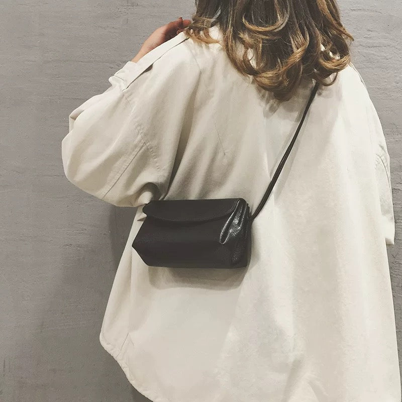 2745 Classic messenger bag