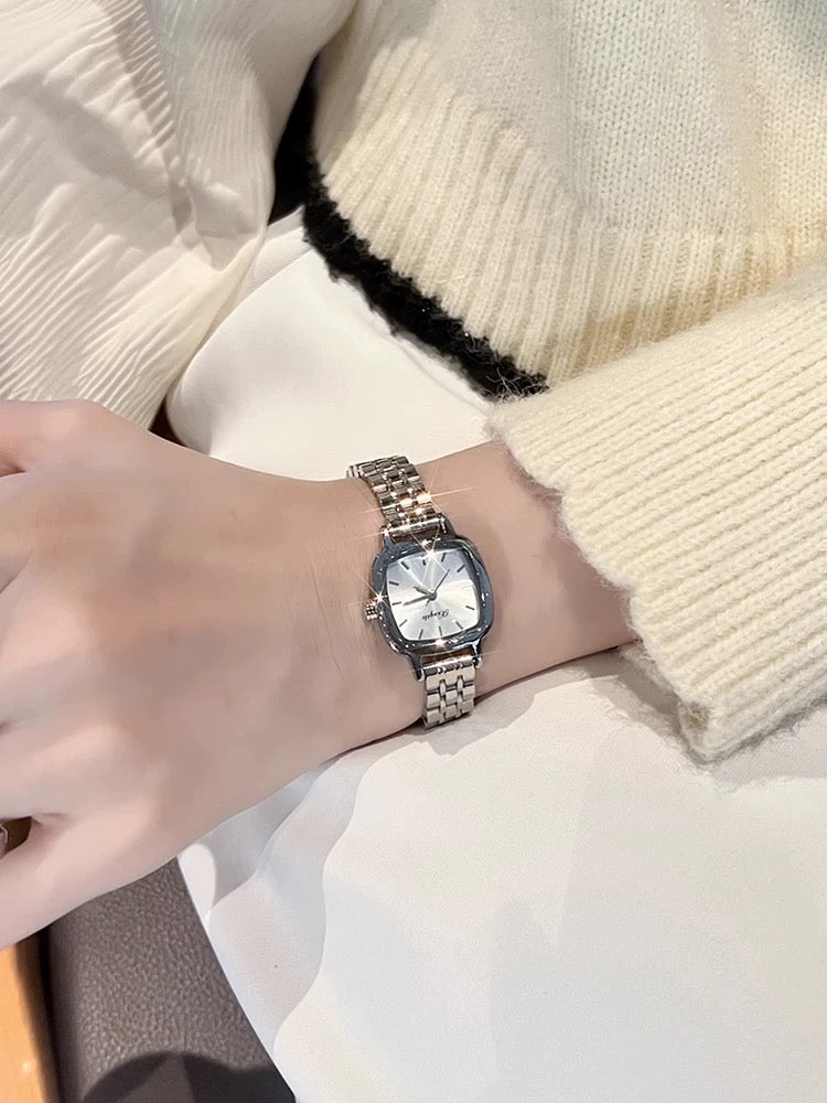 M257 High quality watch