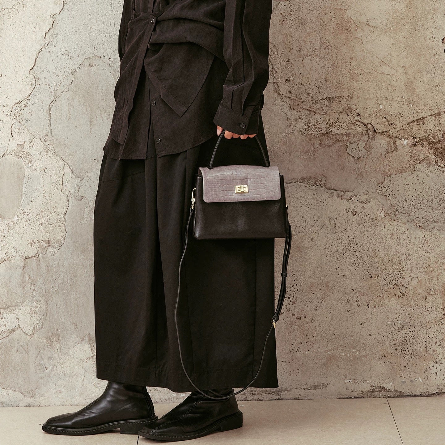 M212Women's messenger bag