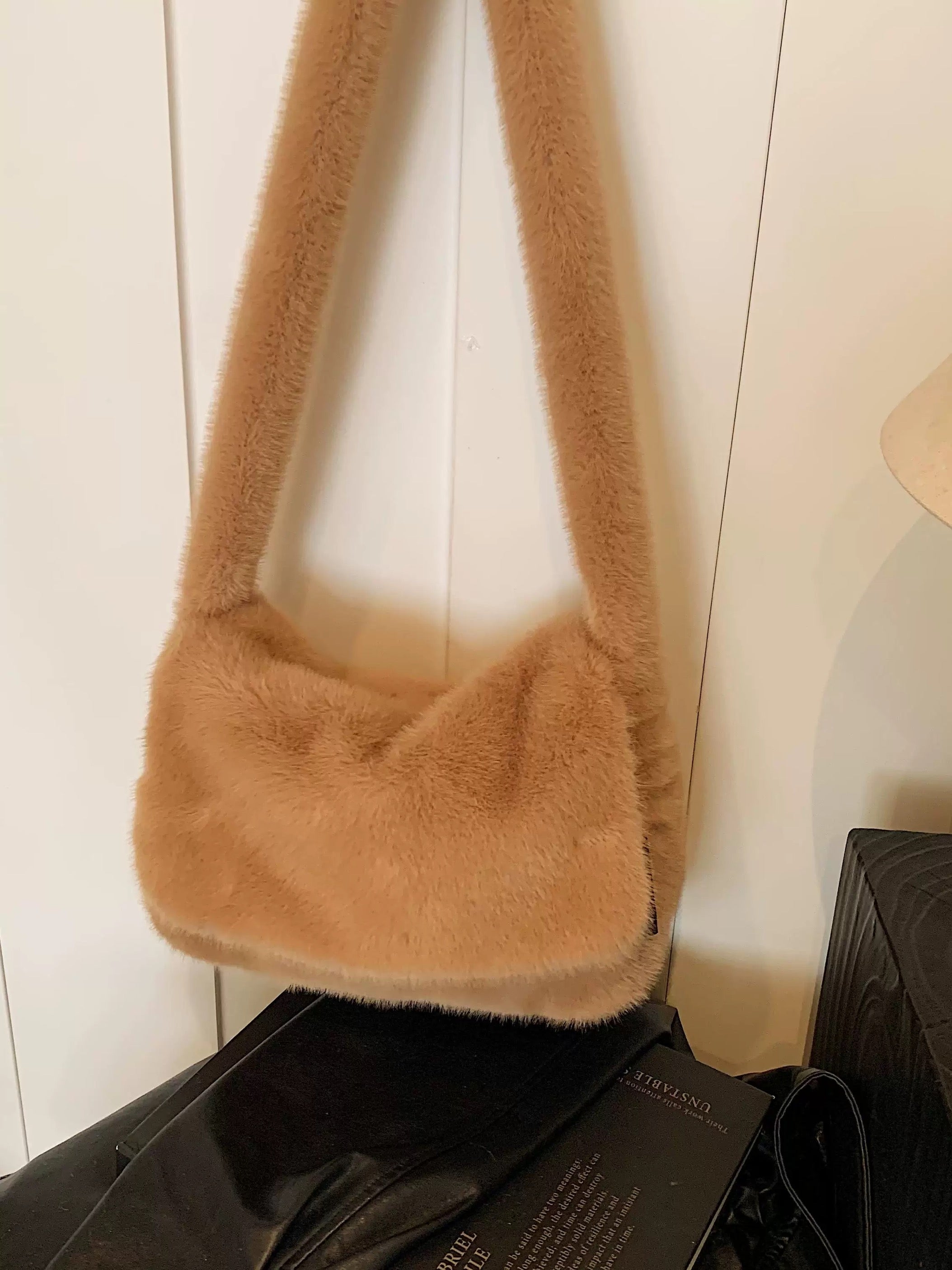 M233Fashion messenger bag