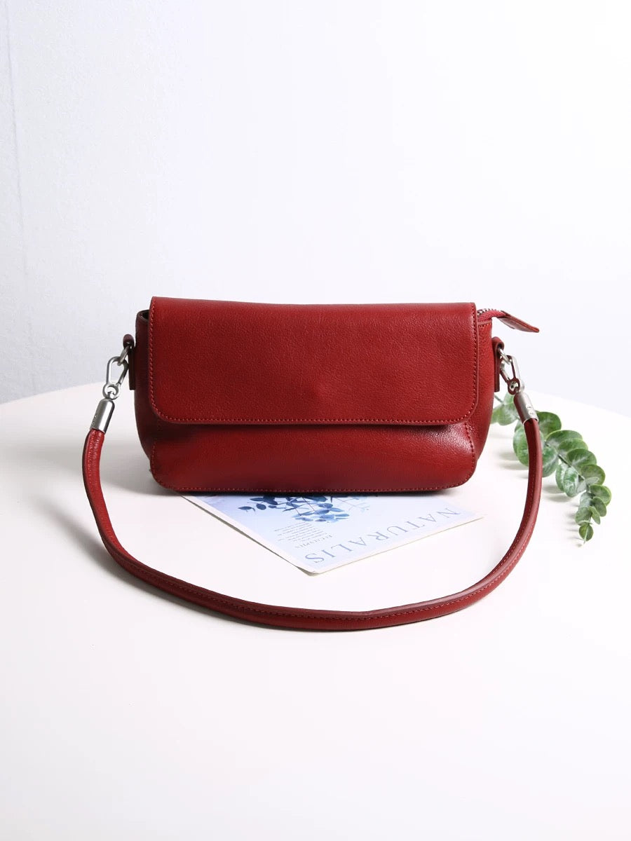 M192Woman handbag