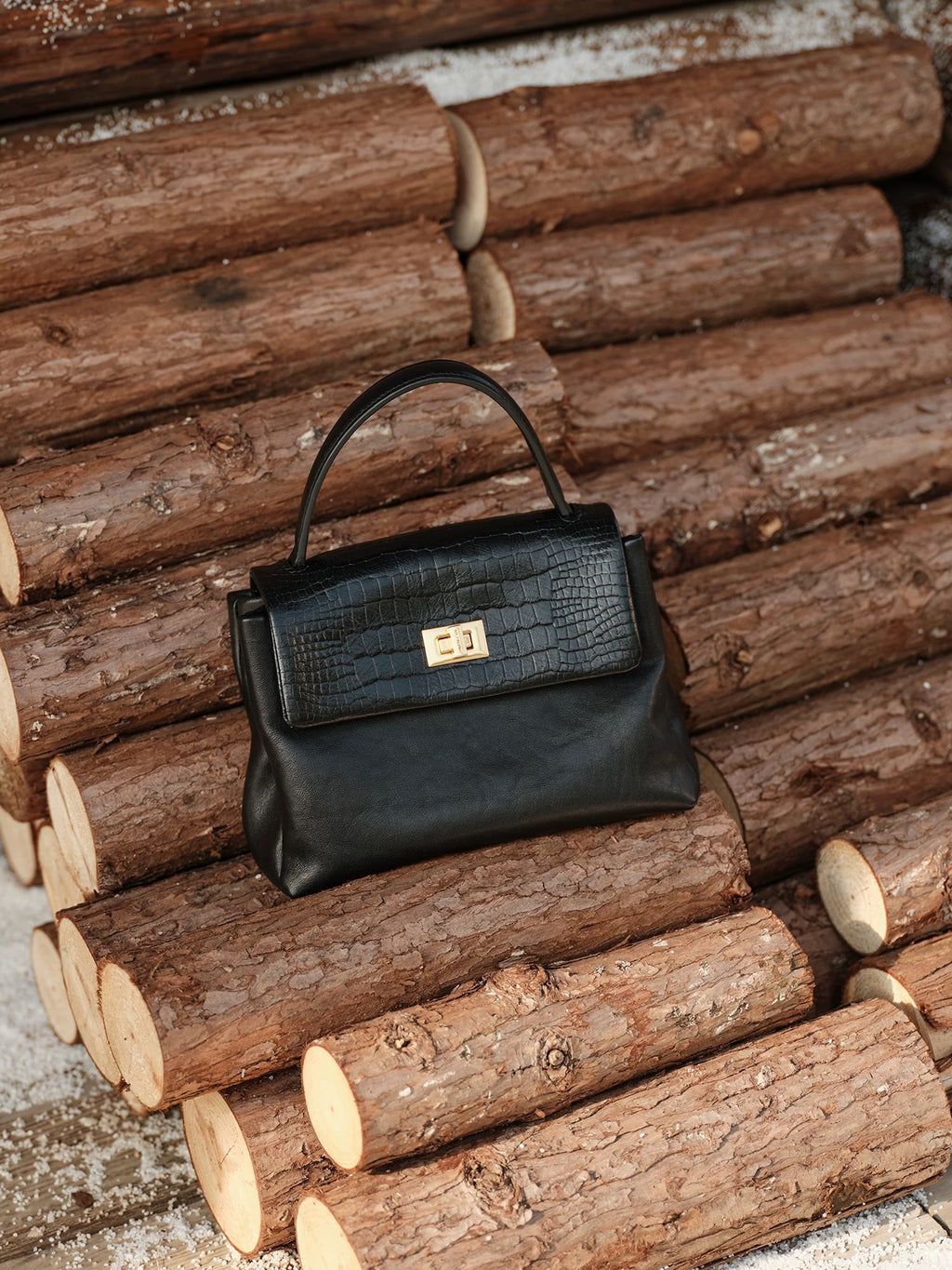 M212Women's messenger bag