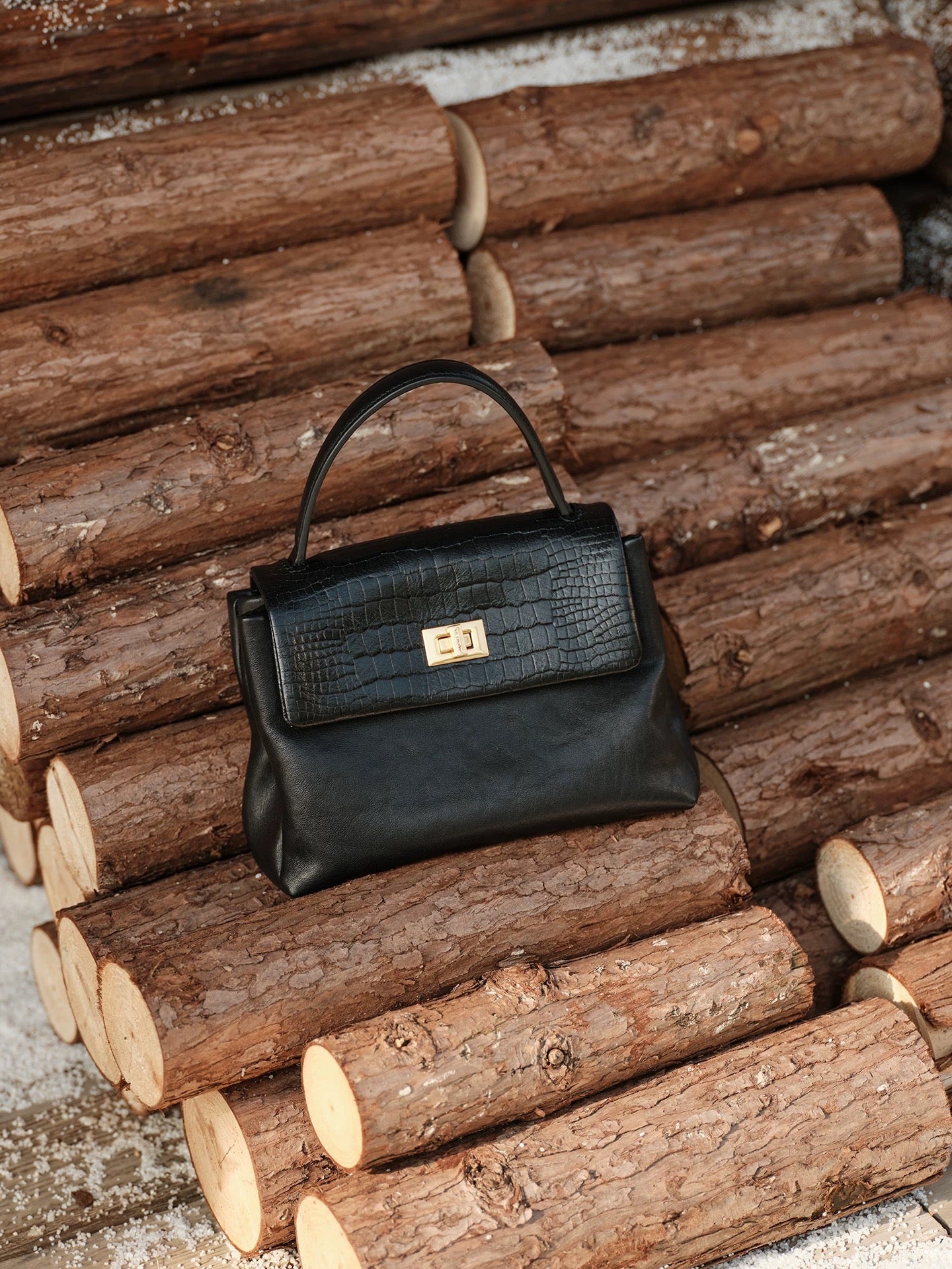 M212Women's messenger bag