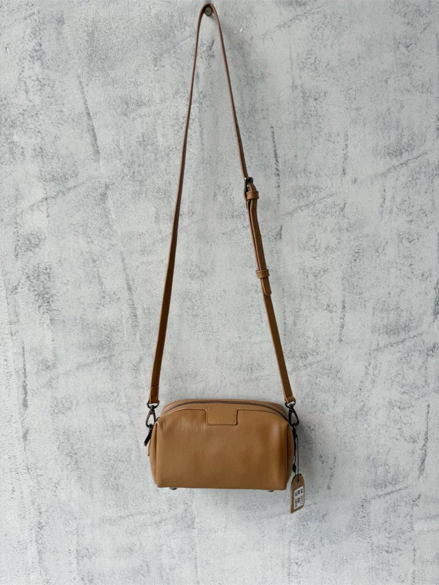 M234Woman camera bag