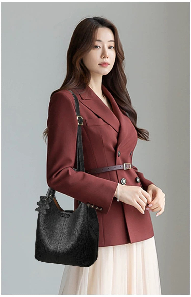 M121Real leather handbag