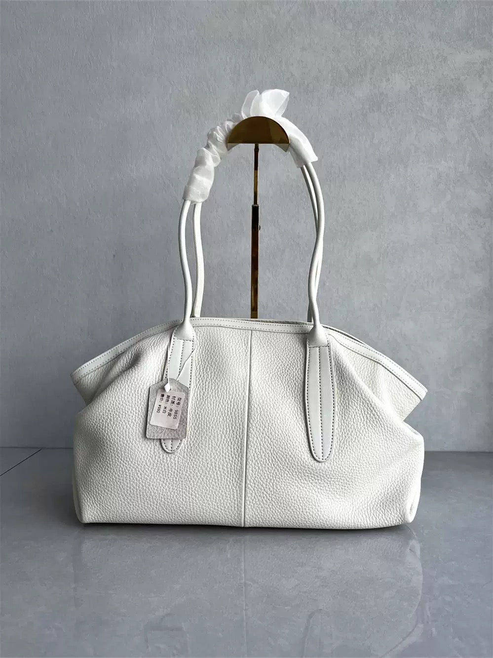 M105Real leather handbag