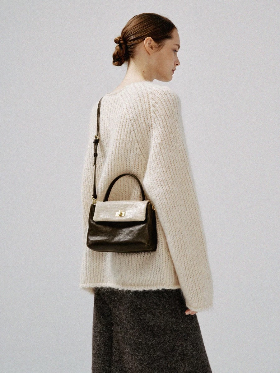 M212Women's messenger bag