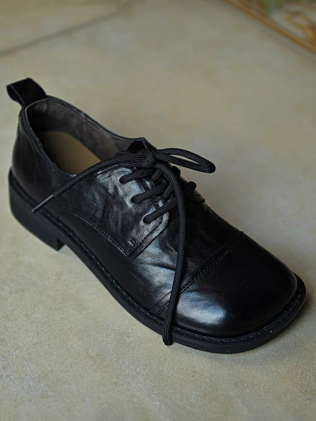 M249Woman leather shoes