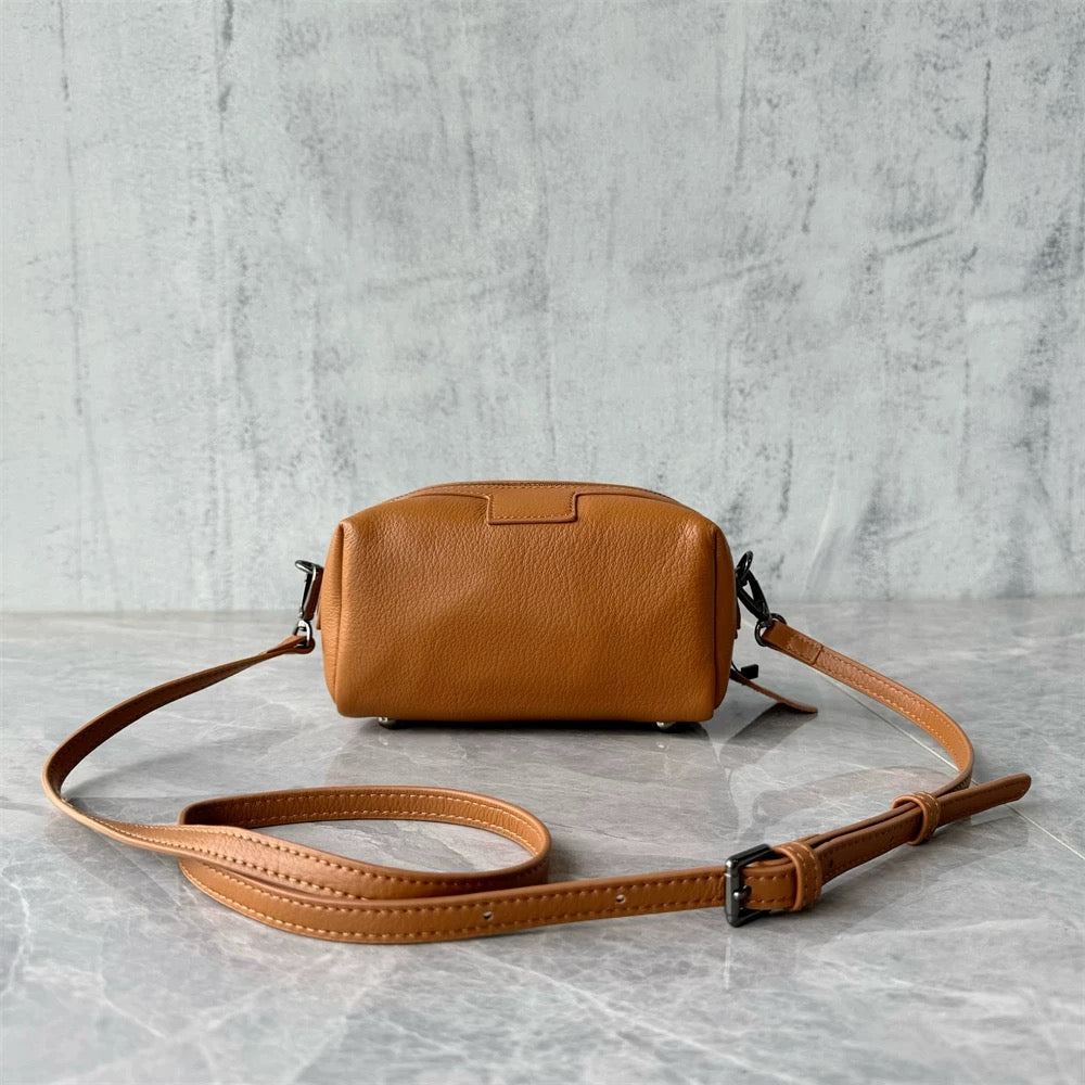 M234Woman camera bag