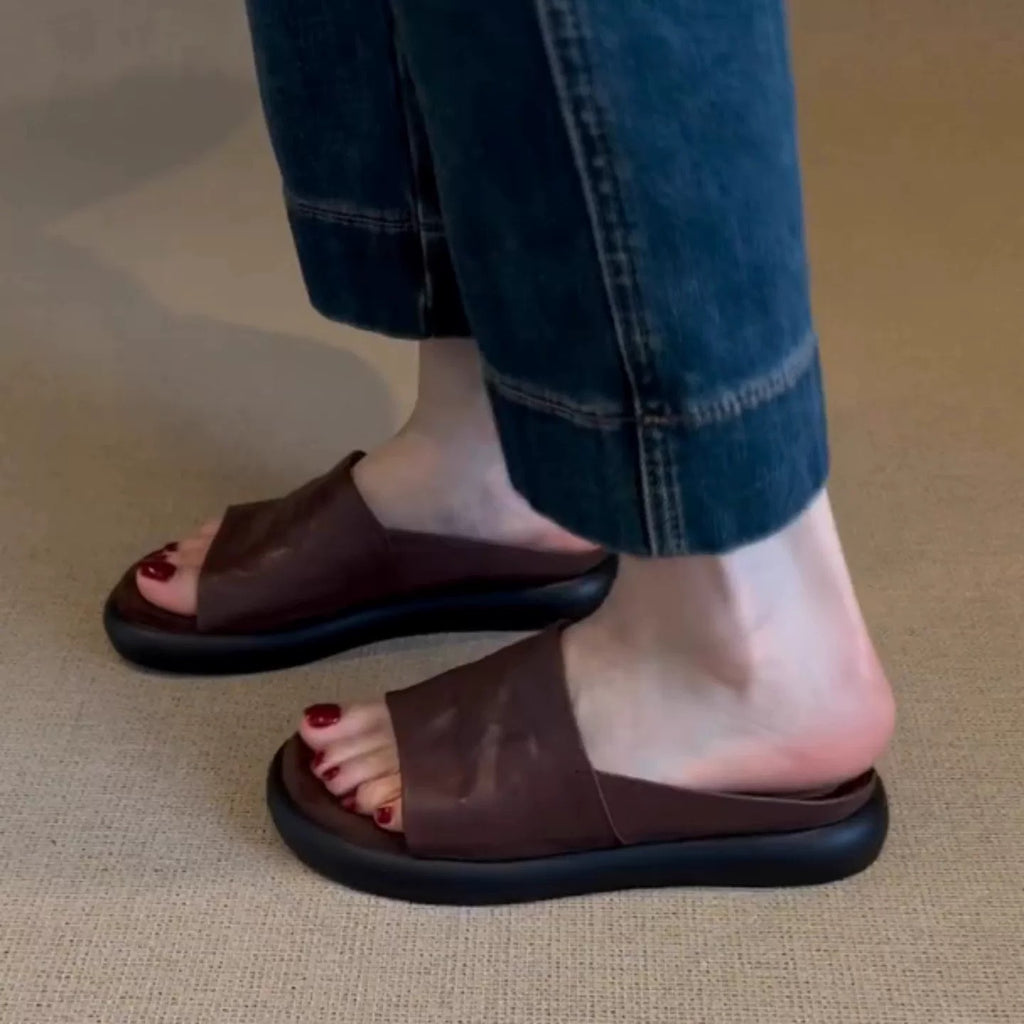 M235Fashion slippers