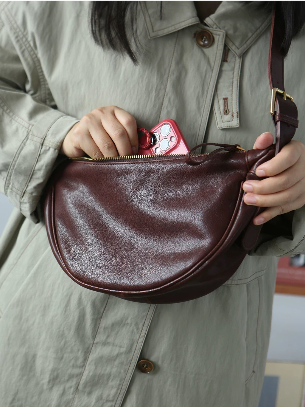 M246 fashion messenger bag