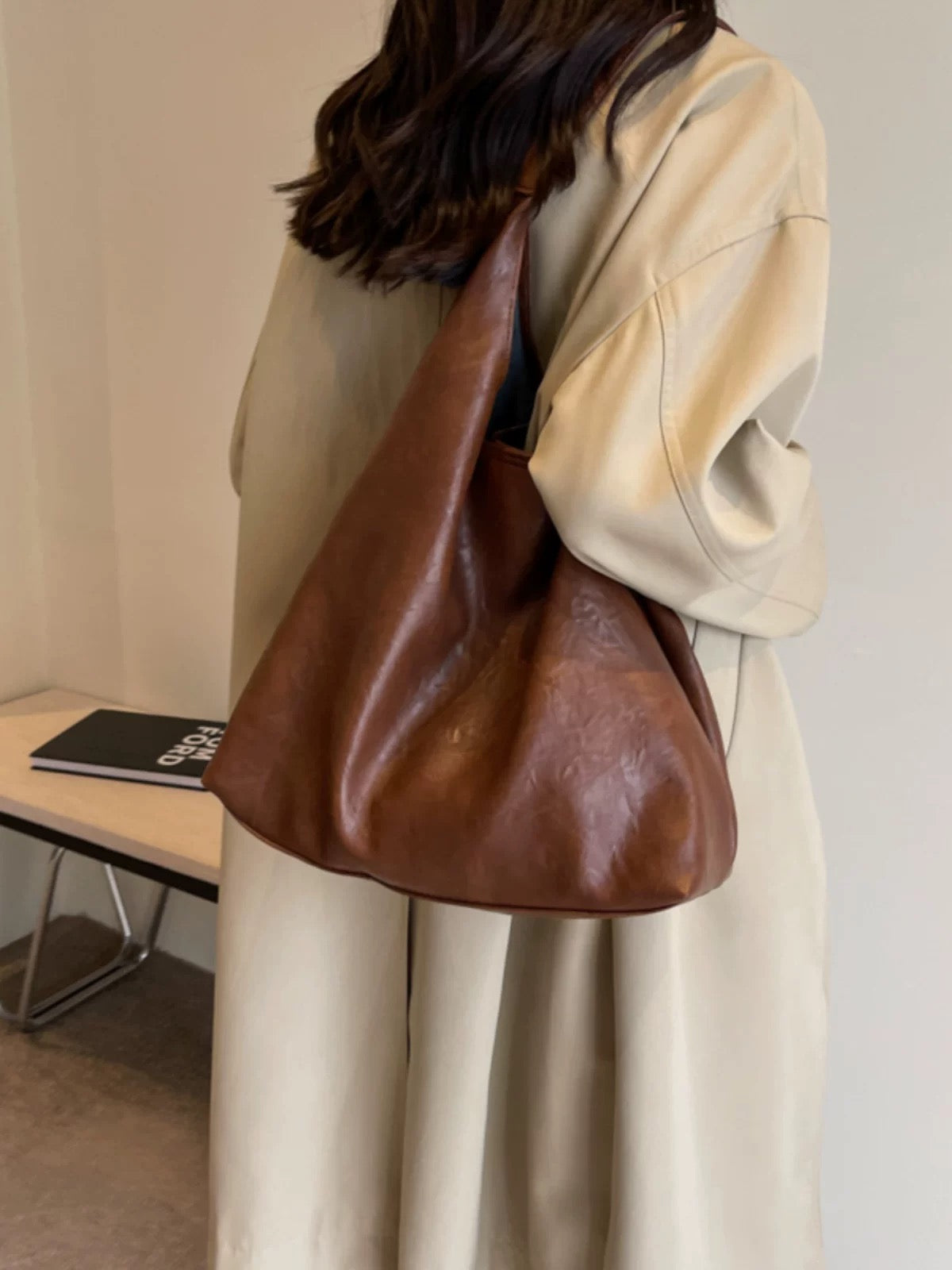 M097Large capacity tote bag